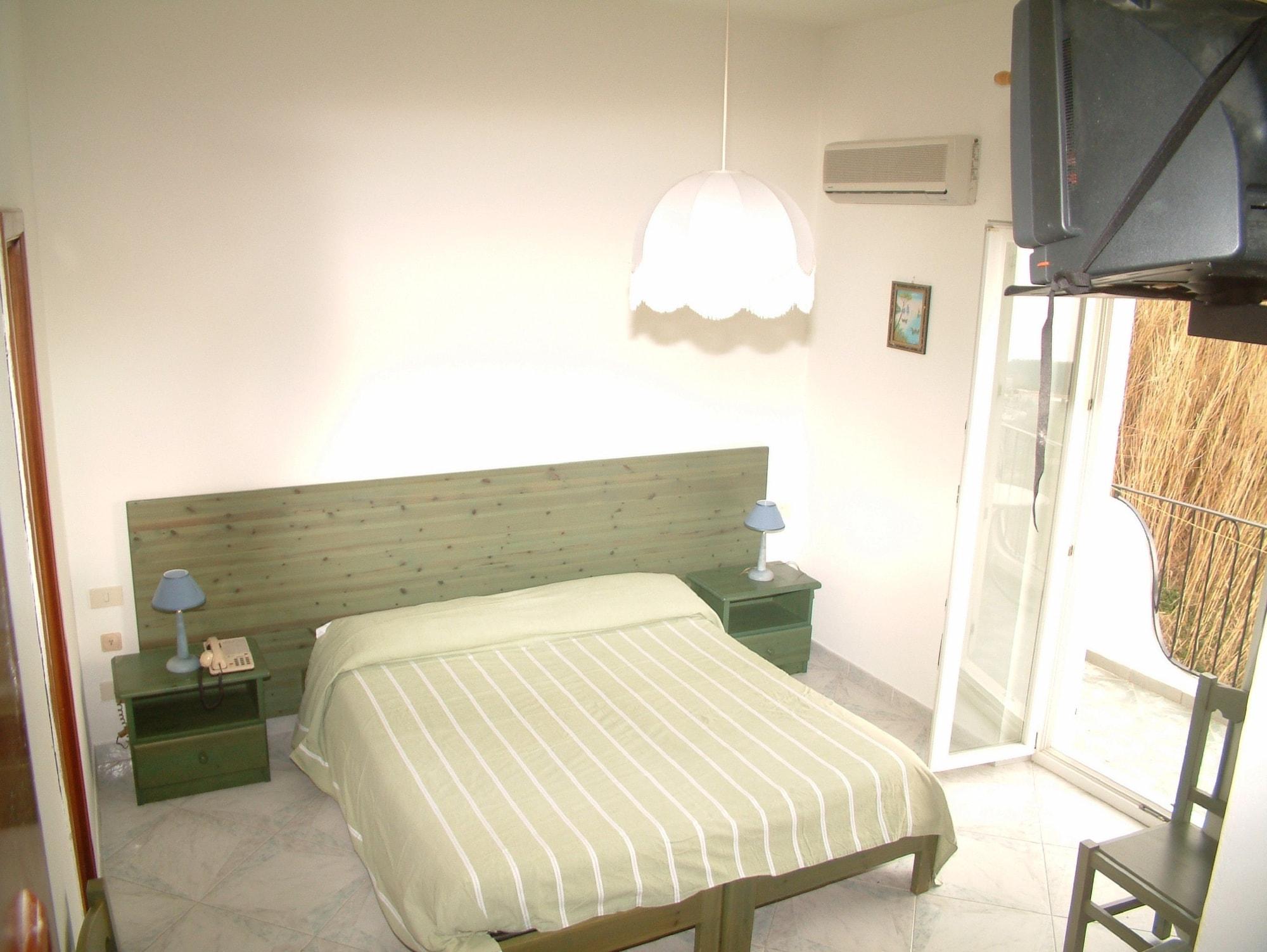 Hotel La Ginestra Форио Экстерьер фото