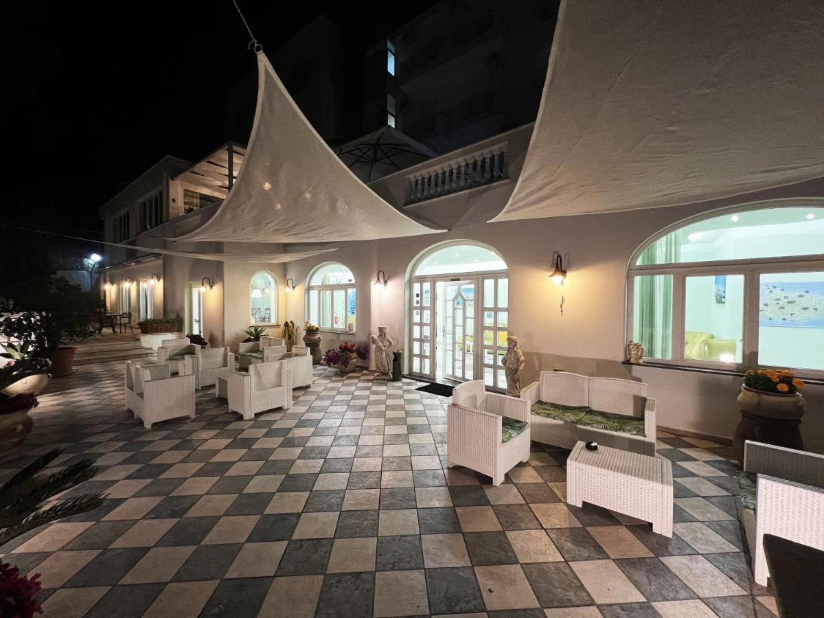 Hotel La Ginestra Форио Экстерьер фото