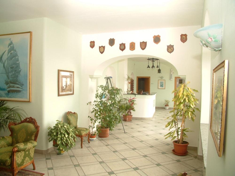Hotel La Ginestra Форио Экстерьер фото