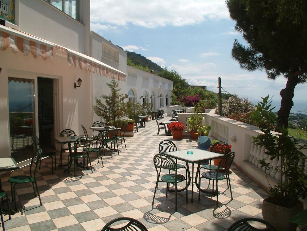 Hotel La Ginestra Форио Экстерьер фото